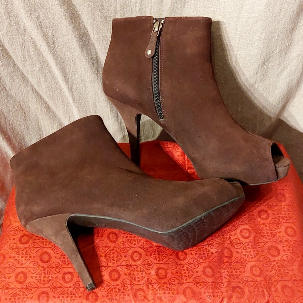 Y2K Rockport chocolate brown suede peep-toe heeled booties, 9.5, EUC